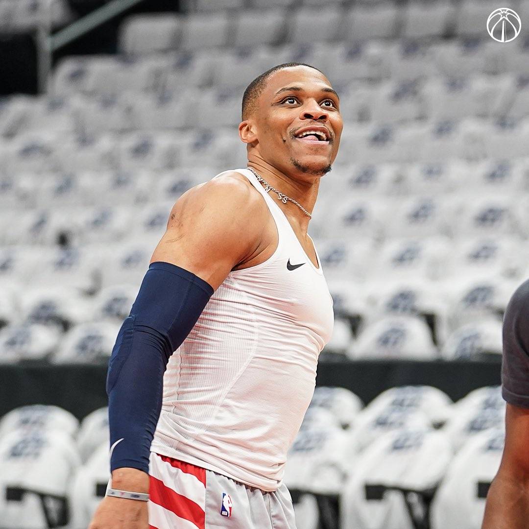 赛前孟菲斯灰熊备战欧冠，手感冰凉细节曝光，管理层满意，赛季目标并未改变