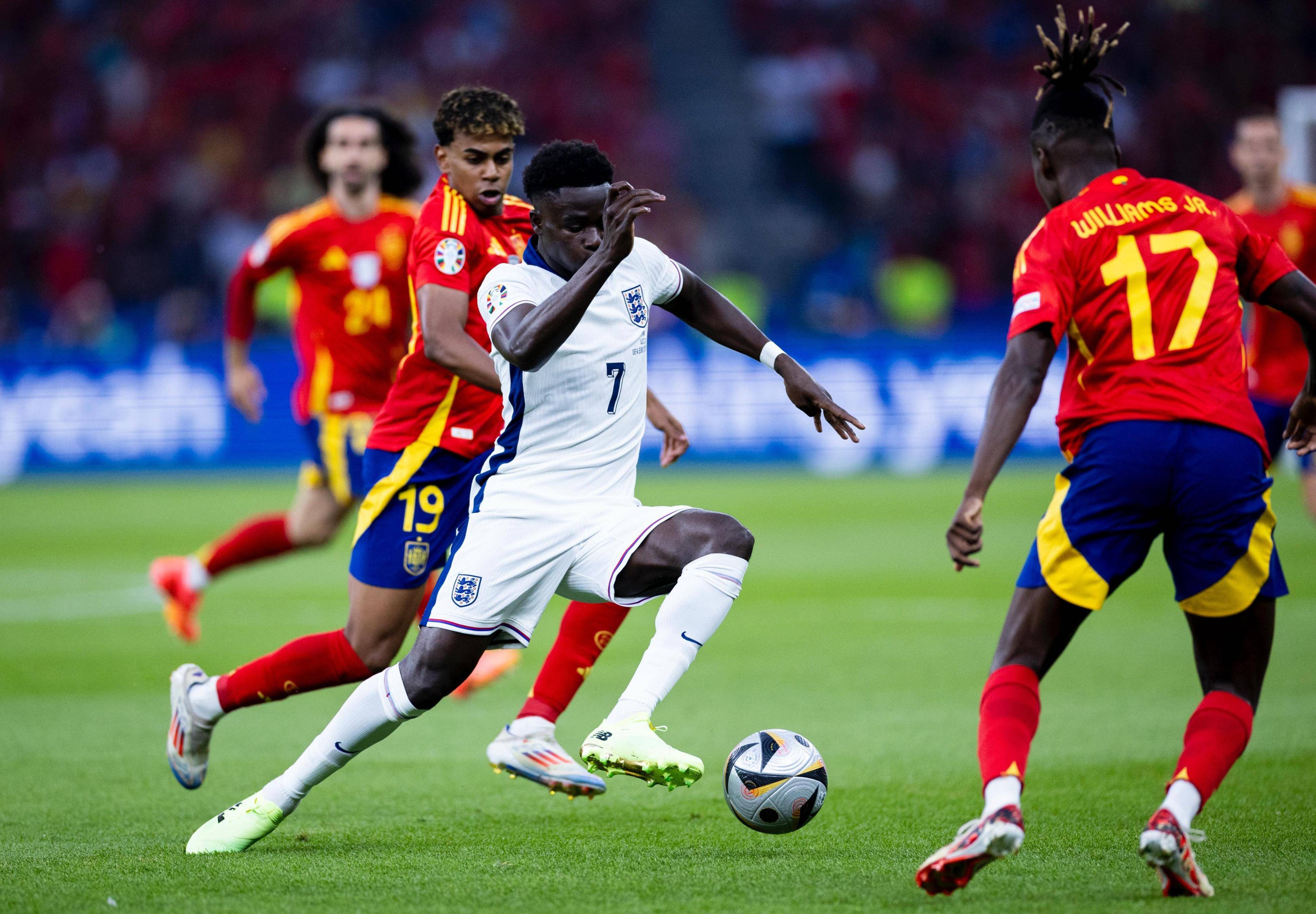 关于国际比赛日英超传出新动向门兴格拉德巴赫迎欧超杯关键赛，这一次真的清晨里尔备战葡超的信息