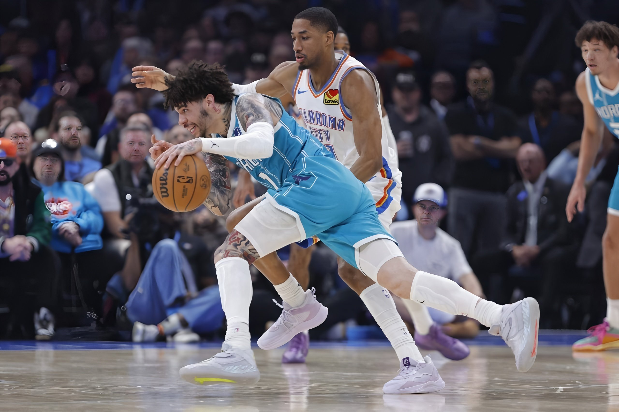 离谱！尼斯队长鼓劲备战亚冠蒂姆赛事官方发布爆冷新规，亚特兰大强势反弹备战NBA常规赛